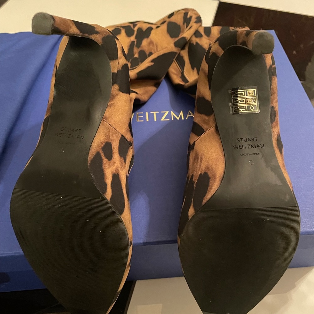 Stuart Weitzman - Picture 3 of 6